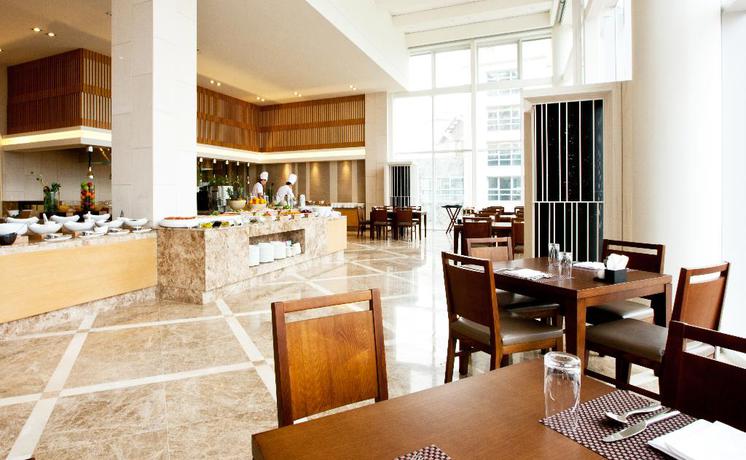 Imagen del bar/restaurante del Hotel Del Pino Golf and Resort. Foto 6