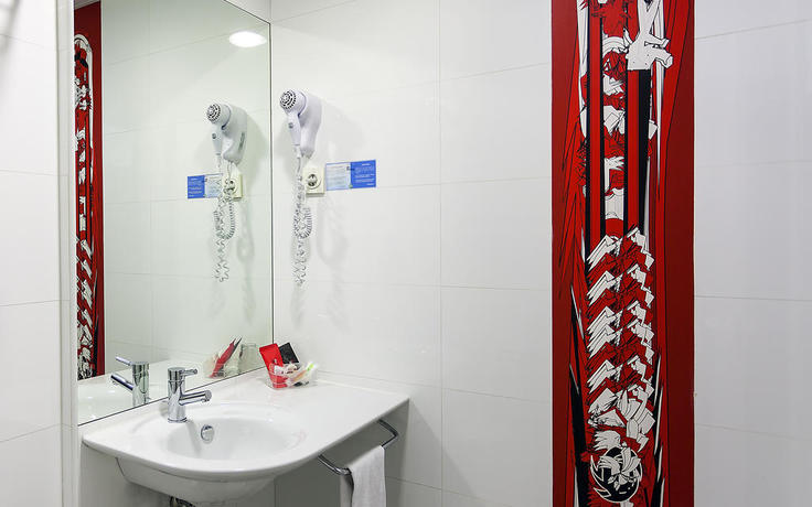 Imagen de la habitación del Hotel Del Pintor. Foto 9