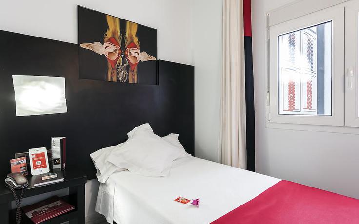 Imagen de la habitación del Hotel Del Pintor. Foto 10