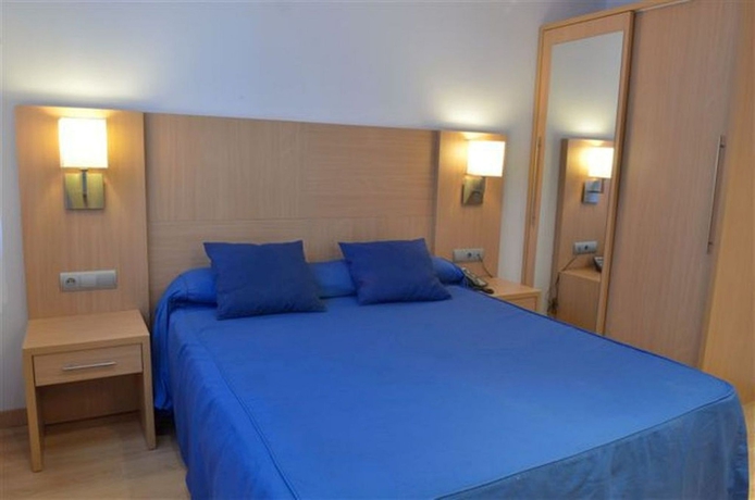 Imagen de la habitación del Hotel Del Port, Sant Carles de la Rapita. Foto 8