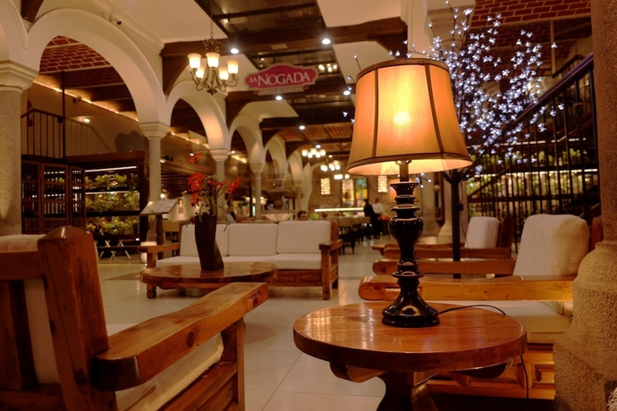 Imagen de los interiores del Hotel Del Portal. Foto 17