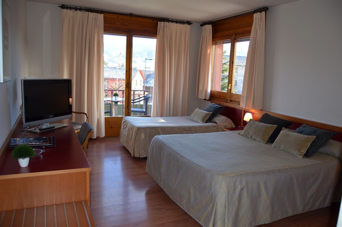 Imagen de la habitación del Hotel Del Prado, Puigcerdá. Foto 9