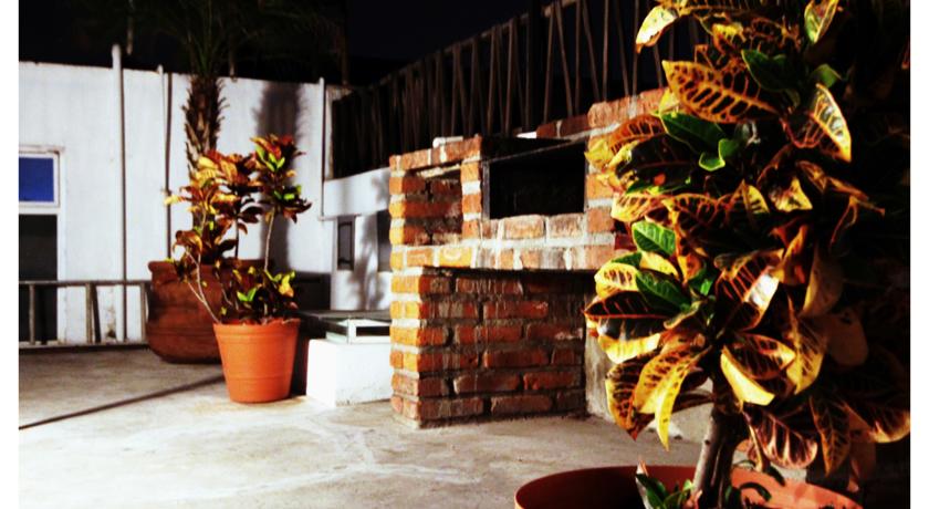 Imagen de los exteriores del Hotel Del Refugio. Foto 6