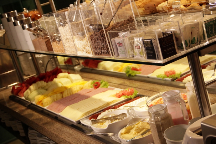 Imagen del bar/restaurante del Hotel Del Rey Quality. Foto 7