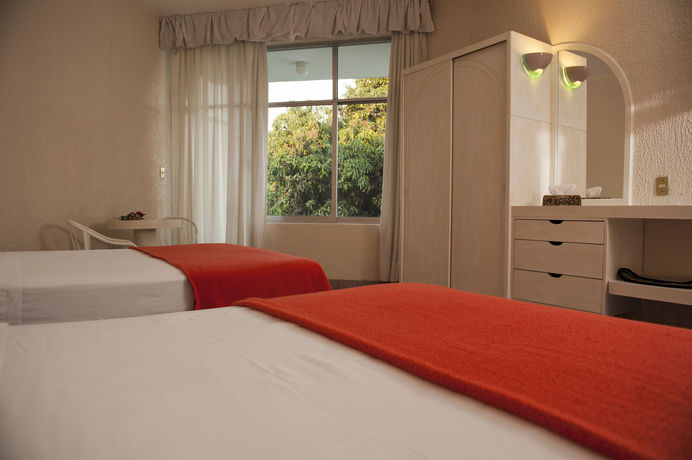 Imagen de los exteriores del Hotel Del Rio. Foto 11