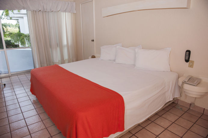 Imagen de los exteriores del Hotel Del Rio. Foto 14