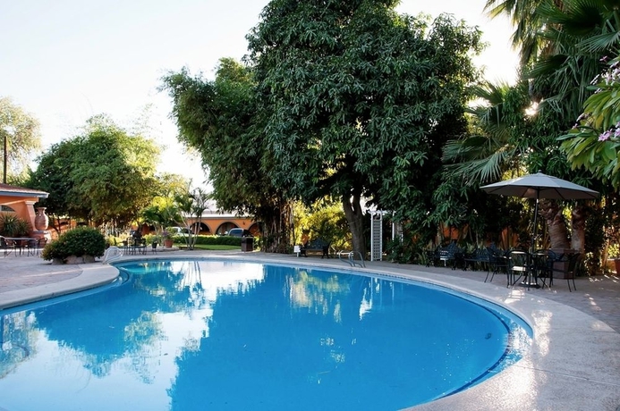 Imagen de la piscina del Hotel Del Rio. Foto 10