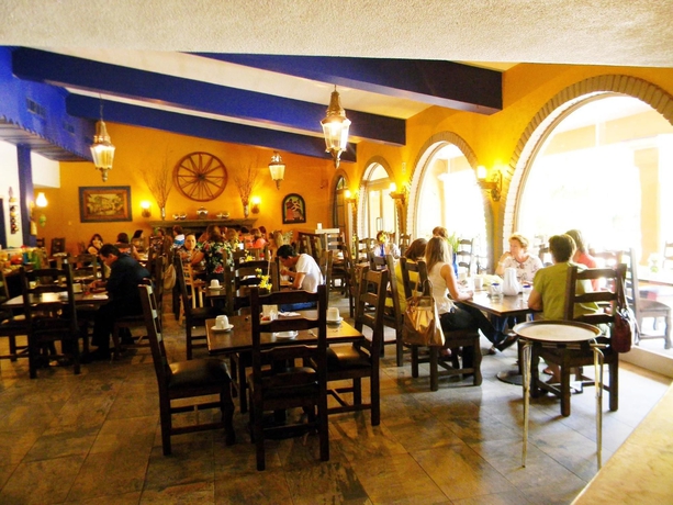 Imagen del bar/restaurante del Hotel Del Rio. Foto 2