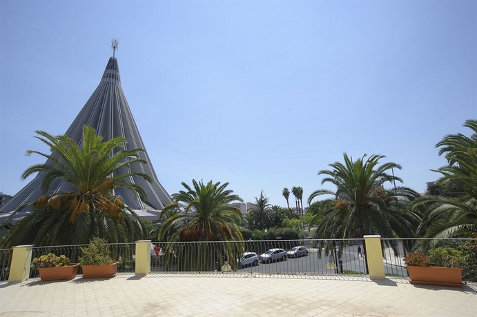 Imagen de los exteriores del Hotel Del Santuario. Foto 12