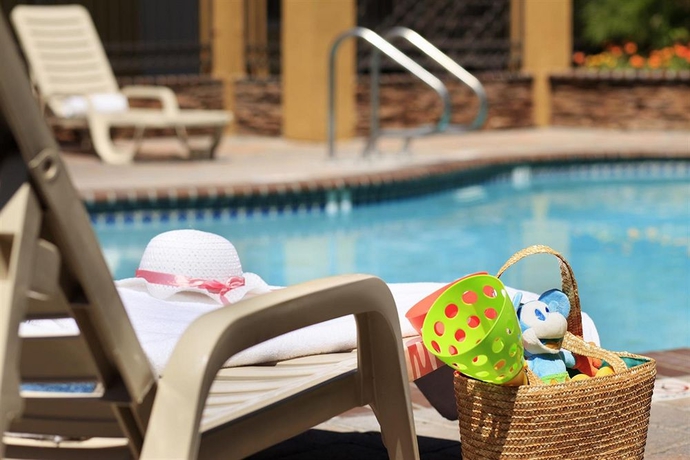 Imagen de la piscina del Hotel Del Sol Inn - Anaheim Resort. Foto 9