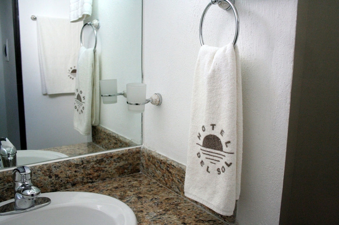 Imagen de la habitación del Hotel Del Sol, Puerto Cancún. Foto 7