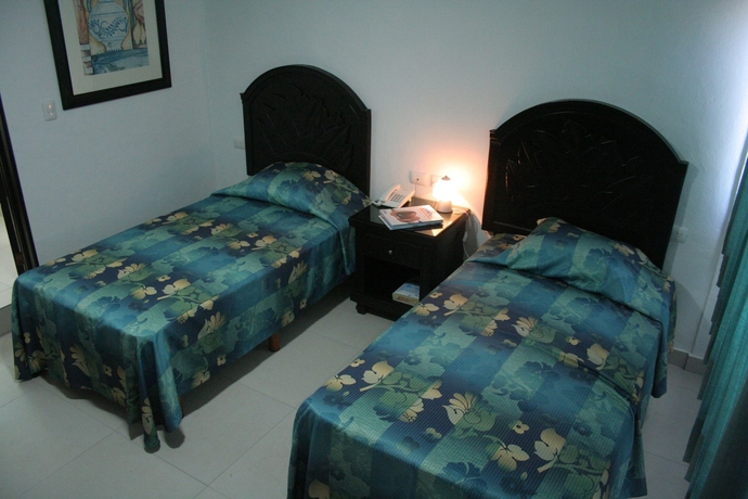 Imagen de la habitación del Hotel Del Sol, Puerto Cancún. Foto 8