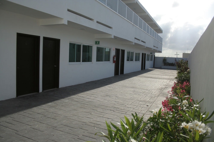 Imagen de los exteriores del Hotel Del Sol, Puerto Cancún. Foto 11