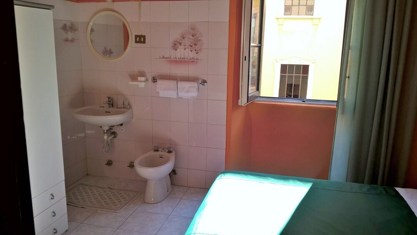 Imagen de la habitación del Hotel Del Sole, Milán. Foto 2