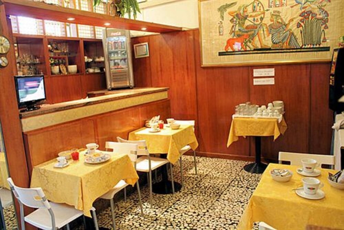 Imagen del bar/restaurante del Hotel Del Sud. Foto 3