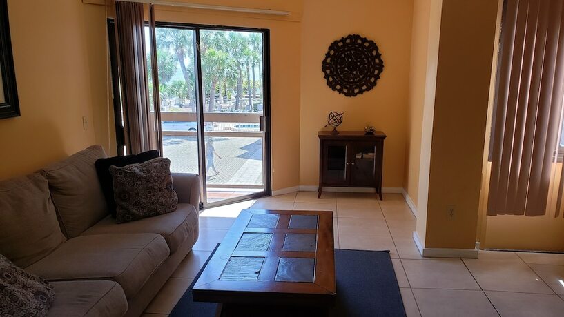 Imagen de la habitación del Hotel Del-Fino. Foto 18