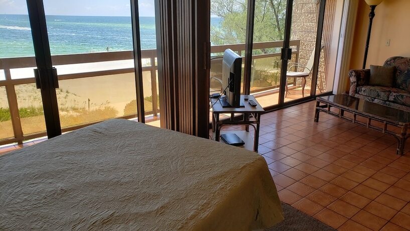 Imagen de la habitación del Hotel Del-Fino. Foto 19