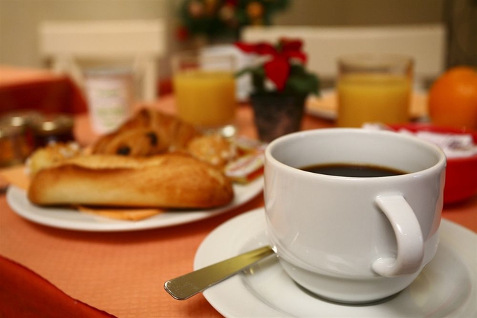 Imagen del bar/restaurante del Hotel Delambre. Foto 4