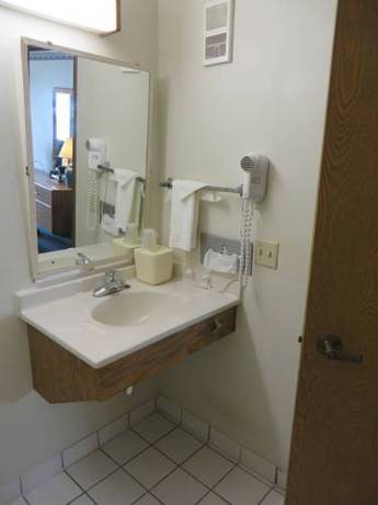 Imagen de la habitación del Hotel Delavan Inn and Suites. Foto 4