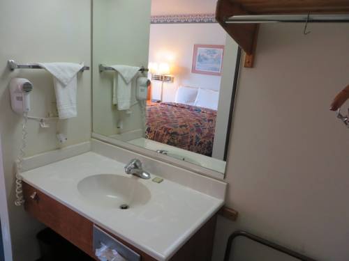Imagen de la habitación del Hotel Delavan Inn and Suites. Foto 5