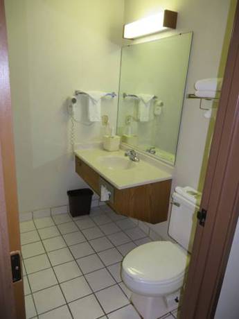 Imagen de la habitación del Hotel Delavan Inn and Suites. Foto 16