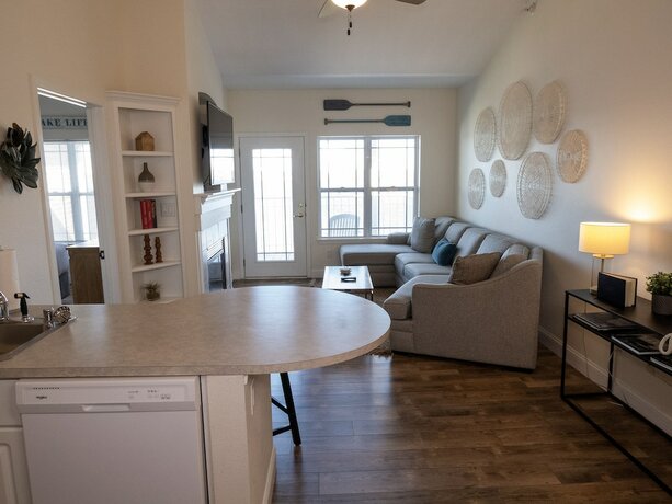 Imagen de la habitación del Hotel Delavan Lake Resort. Foto 17