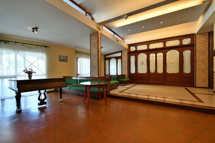 Imagen de los interiores del Hotel Delberg Palace. Foto 15