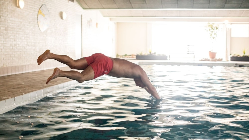 Imagen de la piscina del Hotel Delden. Foto 17
