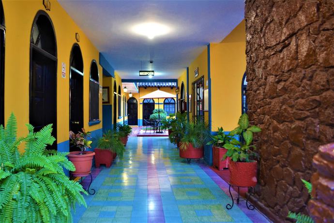 Imagen de los interiores del Hotel Delf&iacute;n, Comit&aacute;n de Dom&iacute;nguez. Foto 17