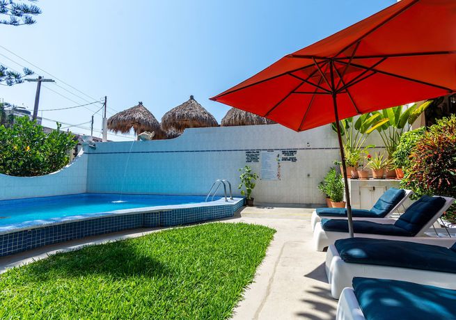Imagen de los exteriores del Hotel Delfin, Barra de Navidad. Foto 14