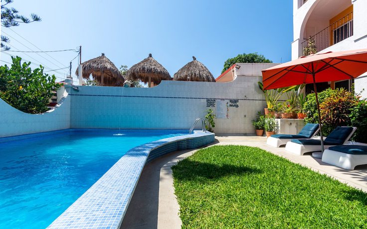 Imagen de la piscina del Hotel Delfin, Barra de Navidad. Foto 18