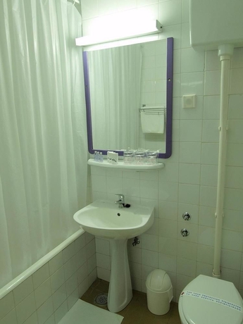 Imagen de la habitación del Hotel Delfin Hvar. Foto 9