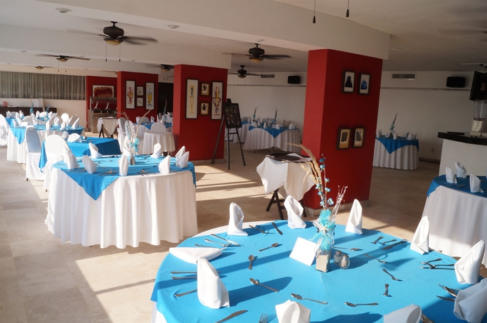 Imagen de los interiores del Hotel Delfin PV Beach Resort. Foto 13