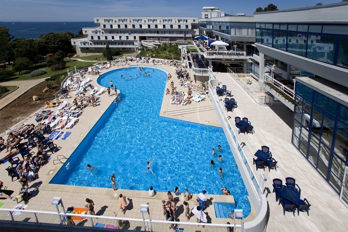 Imagen de la piscina del Hotel Delfin Plava Laguna. Foto 14