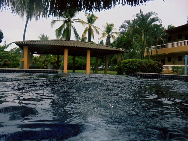 Imagen de la piscina del Hotel Delfin Playa Bejuco. Foto 16