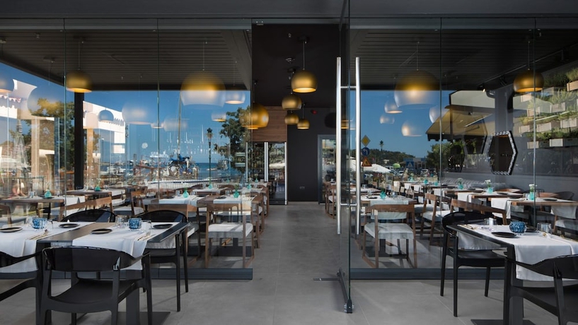 Imagen del bar/restaurante del Hotel Delfin, Rovinj. Foto 2