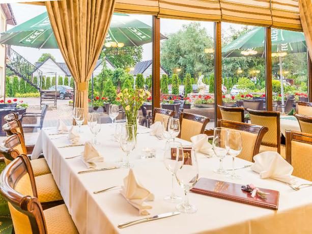 Imagen del bar/restaurante del Hotel Delfin Spa and Wellness. Foto 8