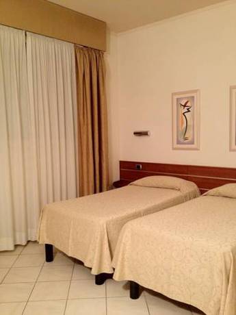 Imagen de la habitación del Hotel Delfina. Foto 4