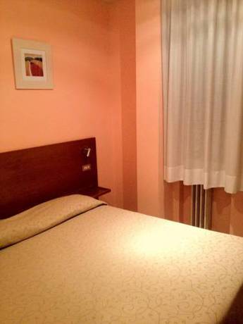 Imagen de la habitación del Hotel Delfina. Foto 7