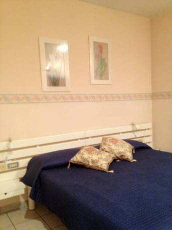 Imagen de la habitación del Hotel Delfina. Foto 8