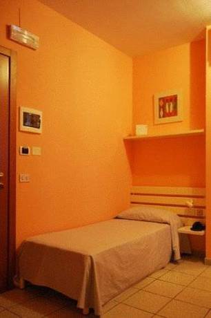 Imagen de la habitación del Hotel Delfina. Foto 11