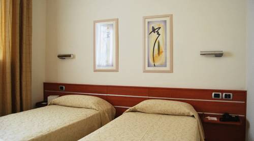 Imagen de la habitación del Hotel Delfina. Foto 12