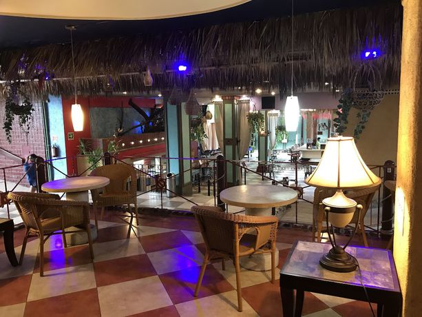 Imagen de los interiores del Hotel Delfines Acapulco By Nges. Foto 18