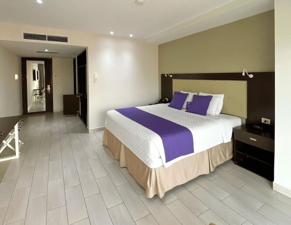 Imagen de la habitación del Hotel Delfines Collection By Mercure. Foto 9