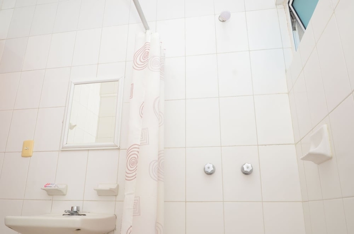 Imagen de la habitación del Hotel Delfines. Foto 16