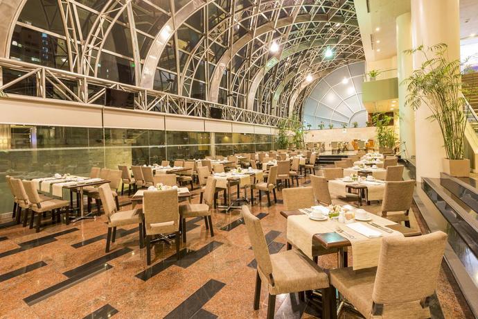 Imagen general del Hotel Delfines and Convention Center. Foto 8