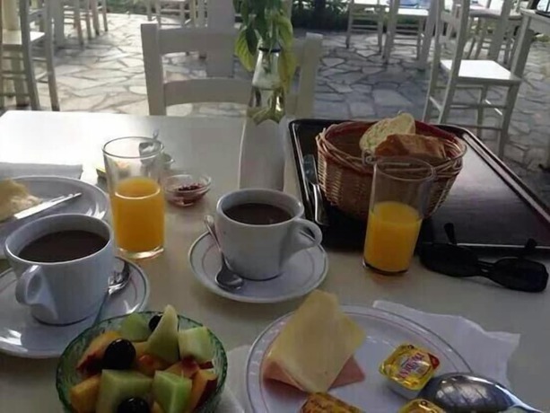 Imagen del bar/restaurante del Hotel Delfini Beach. Foto 5