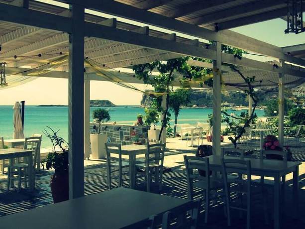 Imagen del bar/restaurante del Hotel Delfini Beach. Foto 6