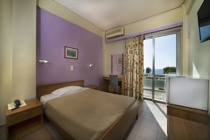 Imagen de la habitación del Hotel Delfini, Patras. Foto 9
