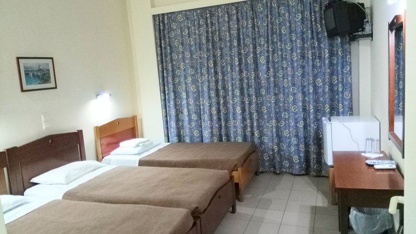 Imagen de la habitación del Hotel Delfini, Patras. Foto 13